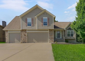 701 Tomahawk Ct, Smithville, MO 64089