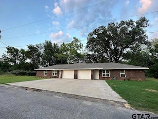 218 Cheek St, Mineola, TX 75773