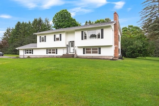 27 Brookside Dr, Jericho, VT 05465