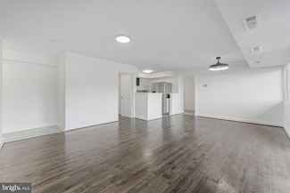 5851 Quantrell Ave Unit T4, Alexandria, VA 22312
