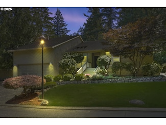 39 Walking Woods Dr, Lake Oswego, OR 97035