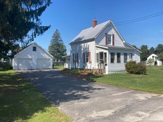 14 West St, Skowhegan, ME 04976