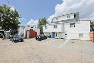 867 N Shore Rd, Revere, MA 02151