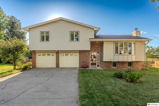 310 N 155th Cir, Omaha, NE 68154