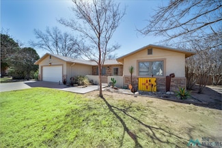 1403 S Country Club Cir, Carlsbad, NM 88220