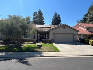 6625 River Mesa Dr, Riverbank, CA 95367