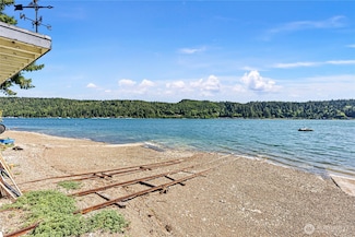 13061 NE North Shore Rd, Belfair, WA 98528