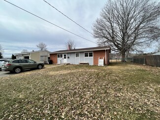 28 Randolph Dr, Bangor, ME 04401