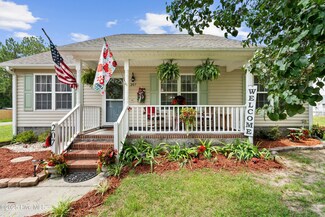 207 Cherry Rd, Southport, NC 28461