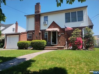 608 Fairlawn Pkwy, Saddle Brook, NJ 07663