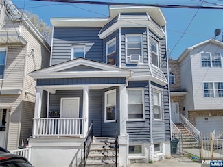 786 S 17th St, Newark, NJ 07103