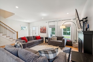 141 Jordan Ave, Brunswick, ME 04011