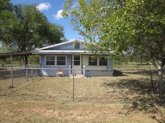 151 County Road 471, Nixon, TX 78140