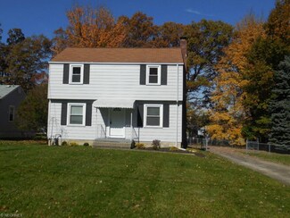 3050 Decamp Rd, Youngstown, OH 44511