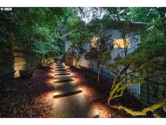 17867 Sundown Ct, Lake Oswego, OR 97034