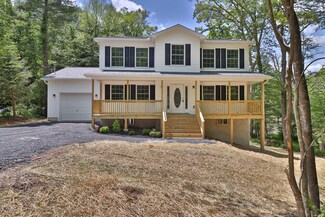 8305 Utopia Ln, East Stroudsburg, PA 18302