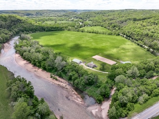 80 State Route Kk, Washburn, MO 65772