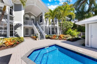 231 2nd Ave S Unit 202, Naples, FL 34102
