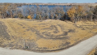 22 Cottonwood Lake Dr, Windom, MN 56101
