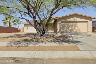 7570 S Falster Ave, Tucson, AZ 85747