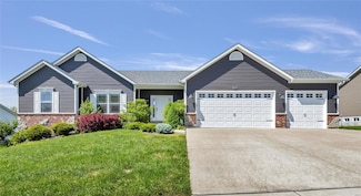 4913 Summer Rain Dr, Wentzville, MO 63385
