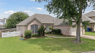 1101 S Yellowood Ave, Broken Arrow, OK 74012