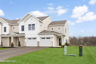 24 Kendra Ct, Colonie, NY 12047