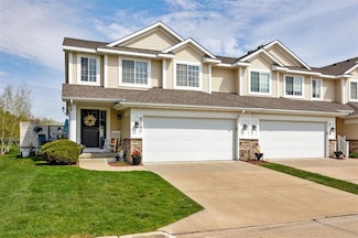4241 153rd St, Urbandale, IA 50323