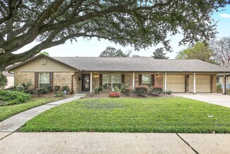 2104 N Palm Ct, Pasadena, TX 77502