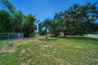 10850 Oakhurst Rd, Largo, FL 33774