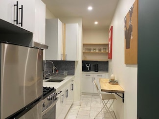 318 E 151st St Unit 2C, Bronx, NY 10451