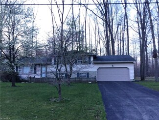 1458 Marlane Dr, Girard, OH 44420