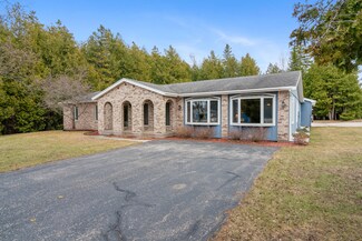 198 W Spruce St, Saint Ignace, MI 49781