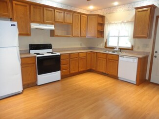 330 W Mckeever St, Andrews, IN 46702