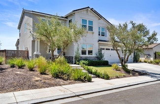 1048 Sawtooth Way S, Madera, CA 93636