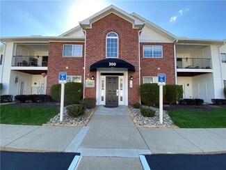 300 Hidden Ridge Ct Unit 202, South Park, PA 15129