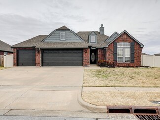 1700 W Charleston St, Broken Arrow, OK 74011