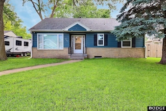 1827 N Broad St, Fremont, NE 68025