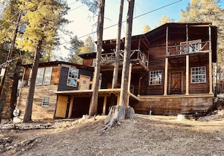 11 Vine St, Cloudcroft, NM 88317