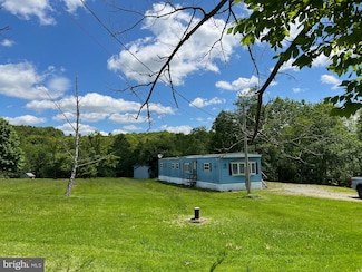 452 Boyds Mills Rd, Milanville, PA 18443
