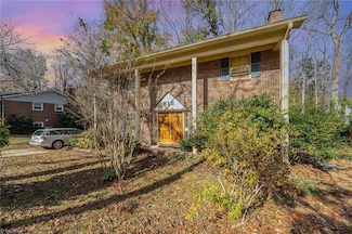 813 Pineburr Rd, Jamestown, NC 27282