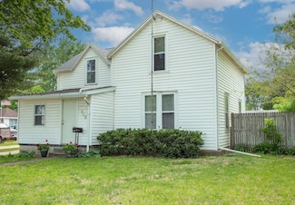 410 4th St SW, Waverly, IA 50677