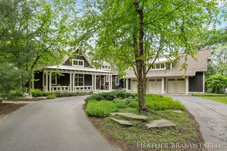 7100 Cascade Rd SE, Grand Rapids, MI 49546