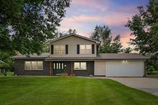 4112 E Shaulis Rd Unit 709, Waterloo, IA 50702