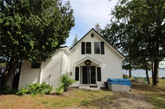 32 Smith Rd, Enfield, ME 04493