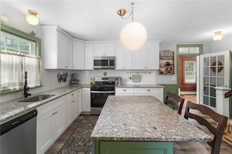 821 Greenville Ave, Johnston, RI 02919