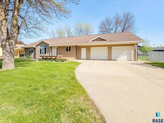110 W Apple St, Tea, SD 57064