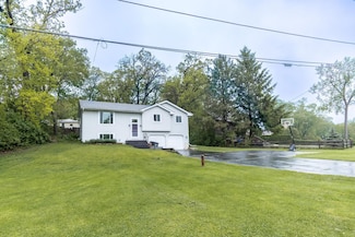 27512 95th St, Salem, WI 53168