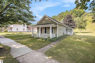 605 Lincoln Ave, Elberta, MI 49628