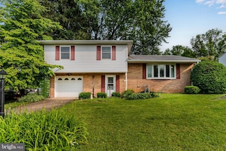 325 Somerset Dr, Camp Hill, PA 17011